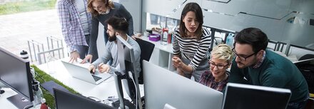 Gruppe von Menschen im Büro